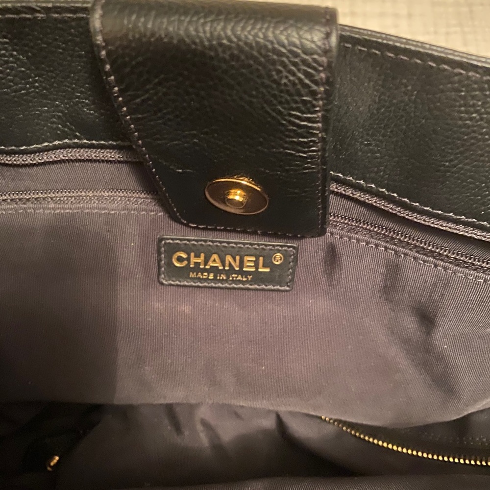 CHANEL Calfskin Serf Executive Shopper Tote Black - Picture 5 of 11